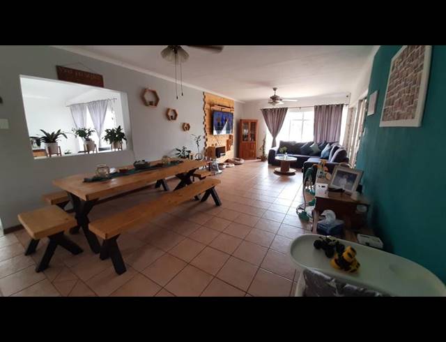 3 BEDROOM TOWNHOUSE FOR SALE IN FLORAUNA